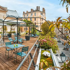 4* Otel College